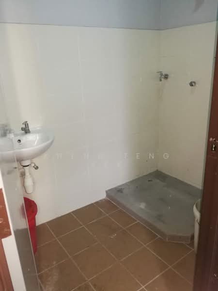 Semi-Detached House for Sale in Lunas (Kedah) - Kheng Teng Kek - Bathroom - PropertyGuru.com.my