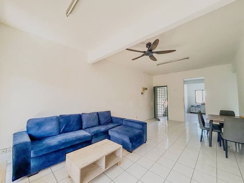 Kondominium untuk Dijual di Casa Venicia Condominium - Muz Hafiz - Living Room - PropertyGuru.com.my