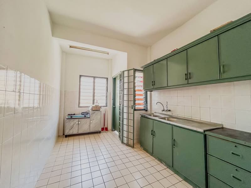 Kondominium untuk Dijual di Casa Venicia Condominium - Muz Hafiz - Kitchen - PropertyGuru.com.my