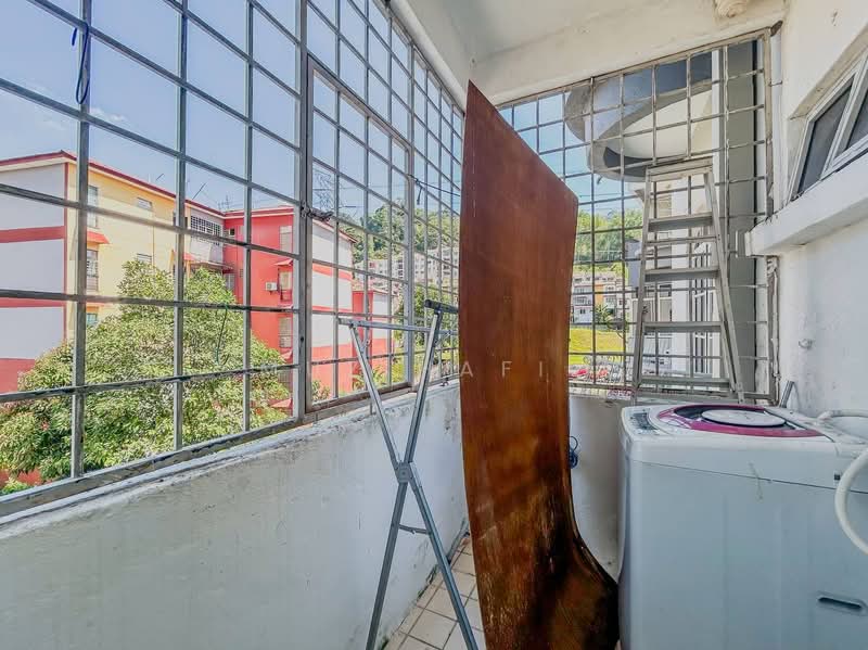 Kondominium untuk Dijual di Casa Venicia Condominium - Muz Hafiz - Balcony - PropertyGuru.com.my