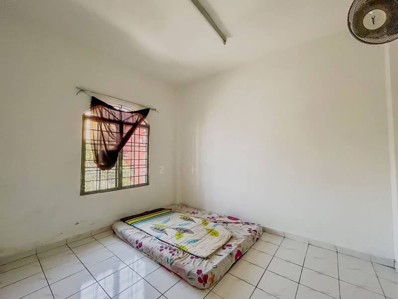 Kondominium untuk Dijual di Casa Venicia Condominium - Muz Hafiz - Bedroom - PropertyGuru.com.my