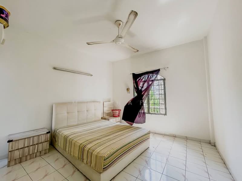 Kondominium untuk Dijual di Casa Venicia Condominium - Muz Hafiz - Bedroom - PropertyGuru.com.my
