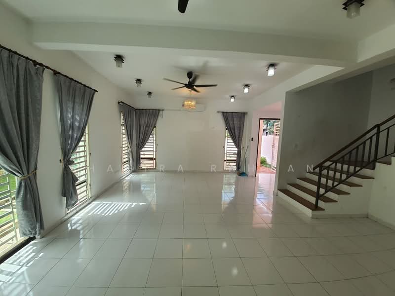 Semi-Detached House for Rent in Kotasas (Kuantan) - Shahira Rahman - Living Room - PropertyGuru.com.my