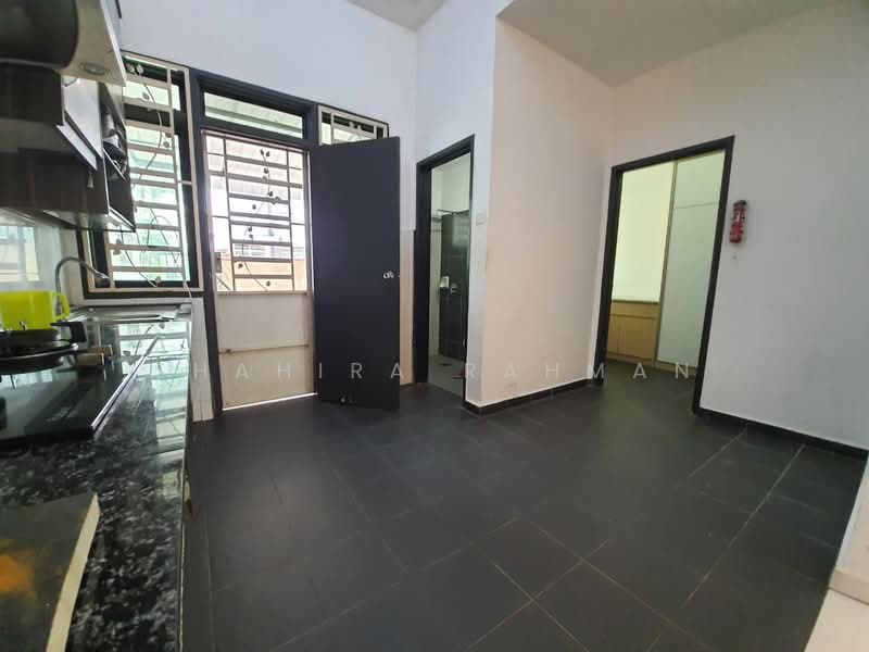 Semi-Detached House for Rent in Kotasas (Kuantan) - Shahira Rahman - Kitchen - PropertyGuru.com.my