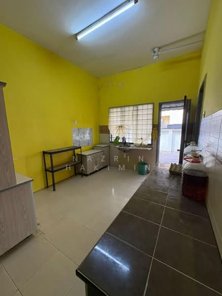 Townhouse for Sale in Taman Tasik Puchong (Puchong) - Nazrin Hakimin - Kitchen - PropertyGuru.com.my