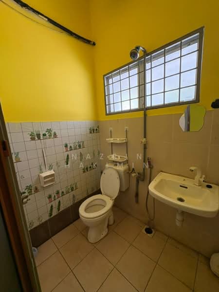 Townhouse for Sale in Taman Tasik Puchong (Puchong) - Nazrin Hakimin - Bathroom - PropertyGuru.com.my