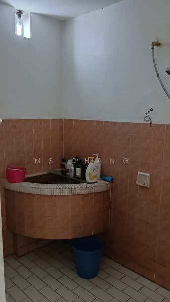 1-storey Terraced House for Sale in Air Hitam (Ayer Itam) - Ms Chang - Bathroom - PropertyGuru.com.my