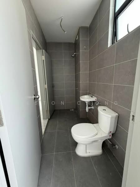 Rumah Teres untuk Dijual di Bandar Putra (Kulai) - Elston Chong - Bathroom - PropertyGuru.com.my