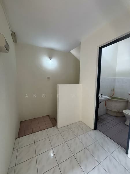 2-storey Terraced House for Sale in Anjung Bercham Indah (Ipoh) - Angie Wong - Bathroom - PropertyGuru.com.my