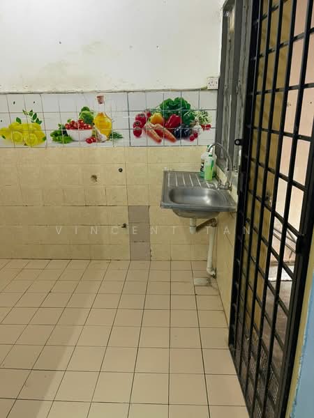 Flat for Rent at Azalea Court - Vincent Tan - Kitchen - PropertyGuru.com.my