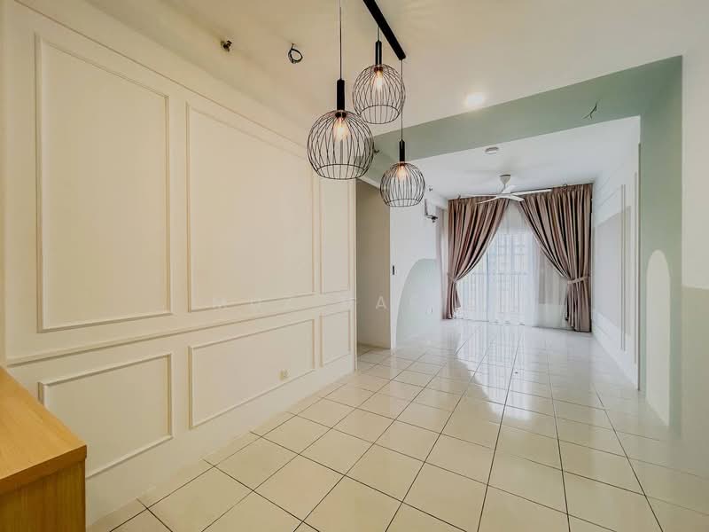 Servis Apartment untuk Dijual di Kita Impian @ Cybersouth - Muz Hafiz - Living Room - PropertyGuru.com.my