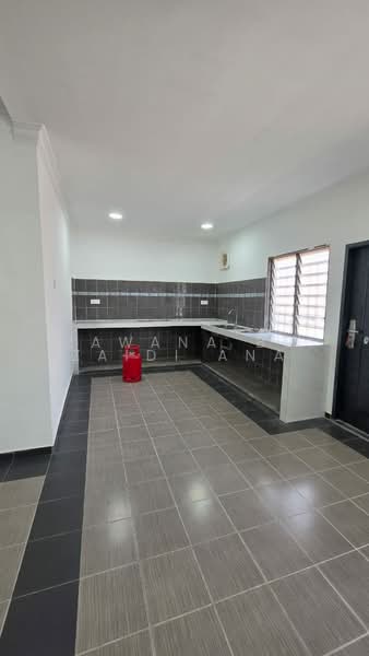 1-storey Terraced House for Sale in Taman Nilai Perdana (Nilai) - Zawana BT Zaidi Ana - Kitchen - PropertyGuru.com.my
