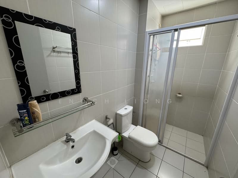 Service Residence for Rent at Meridin Bayvue Serviced Apartment - Enoch Liong - Bathroom - PropertyGuru.com.my