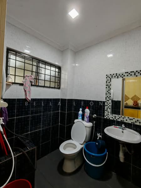 2-storey Terraced House for Sale in Bukit Beruntung (Selangor) - Bella Leong - Bathroom - PropertyGuru.com.my