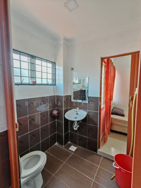 2-storey Terraced House for Sale in Bukit Beruntung (Selangor) - Bella Leong - Bathroom - PropertyGuru.com.my