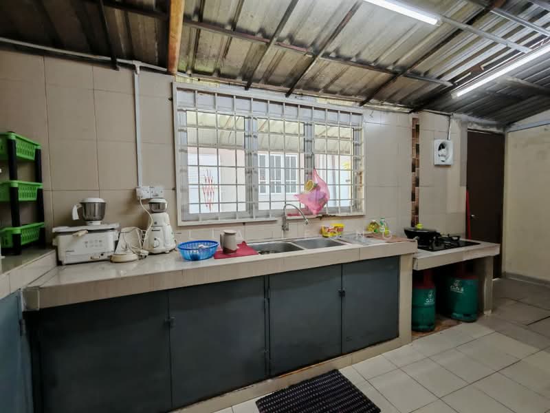 2-storey Terraced House for Sale in Bukit Beruntung (Selangor) - Bella Leong - Kitchen - PropertyGuru.com.my
