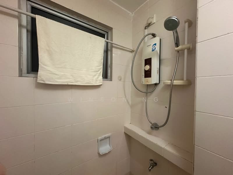 Kondominium untuk Disewa di Perdana View - Winson Ng - Bathroom - PropertyGuru.com.my