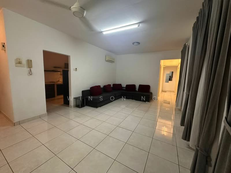 Kondominium untuk Disewa di Perdana View - Winson Ng - Living Room - PropertyGuru.com.my