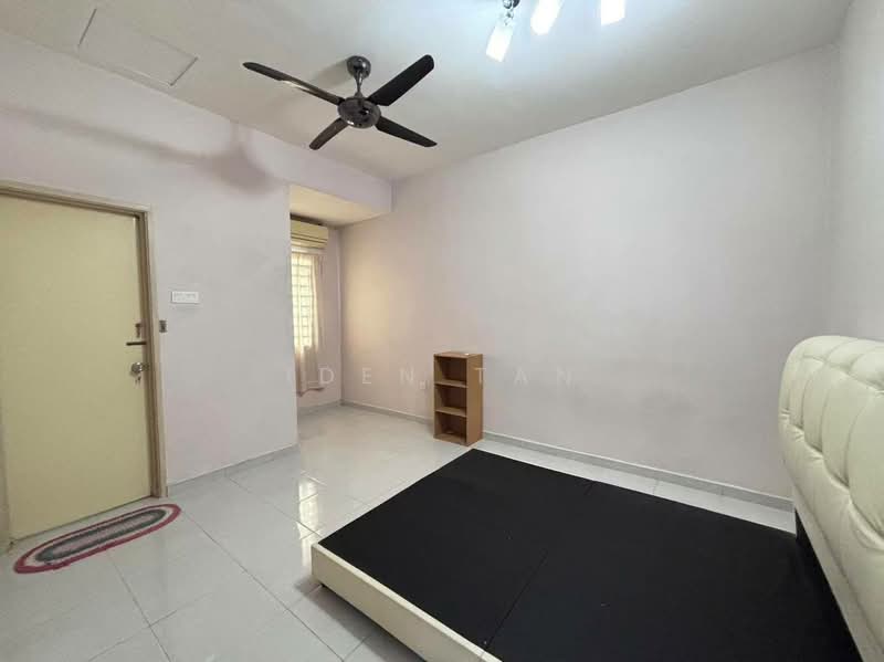 Rumah Teres 2 Tingkat untuk Dijual di Bandar Putra (Kulai) - Iden Tan - Bedroom - PropertyGuru.com.my