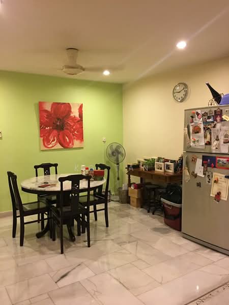 Rumah Teres untuk Dijual di Usj 3 (Subang Jaya) - KG Tan - Dining Room - PropertyGuru.com.my