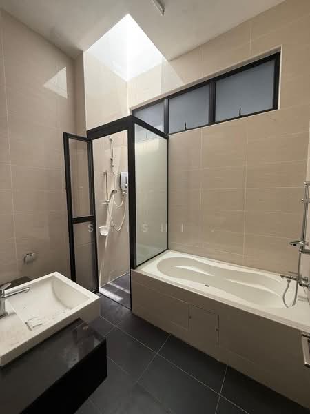 Rumah Kluster untuk Dijual di Taman Tropika (Kulai) - Shishi . - PropertyGuru.com.my