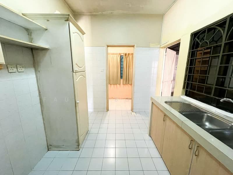 Rumah Berkembar untuk Dijual di Bandar Tun Hussein Onn (Cheras) - Fauzi Abdullah - Kitchen - PropertyGuru.com.my