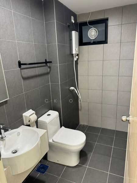 Kondominium untuk Disewa di TreeO - CK Ooi - Bathroom - PropertyGuru.com.my