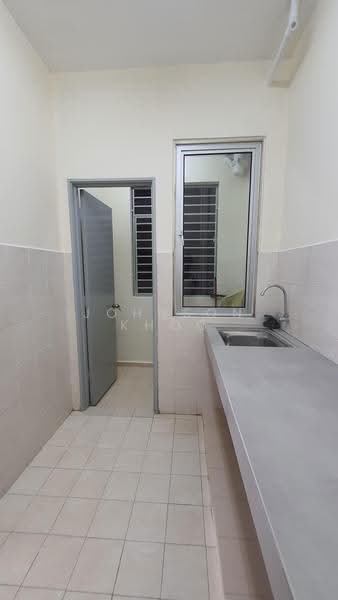 Pangsapuri untuk Dijual di Baiduri Court Apartment - Johnson Khoo - Kitchen - PropertyGuru.com.my