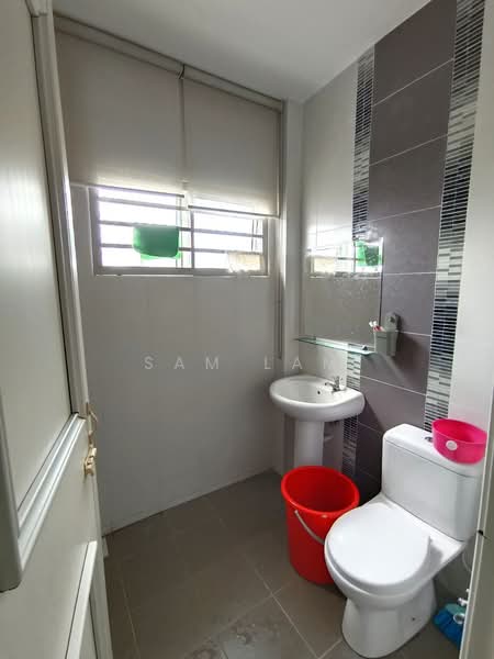 2-storey Terraced House for Sale in Taman Pengkalan Barat (Ipoh) - Sam Lam - Bathroom - PropertyGuru.com.my