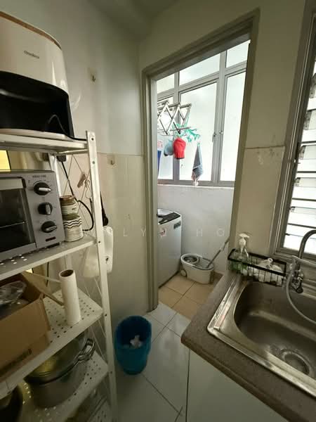 Servis Apartment untuk Disewa di Main Place Residence - Valyn Ho - Kitchen - PropertyGuru.com.my