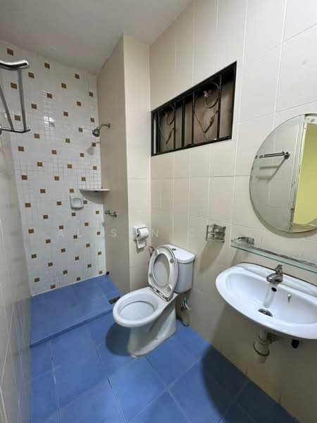Rumah Berkembar untuk Dijual di Laman Residen Kipark Sri Utara (Batu Caves) - Alison Chiu - Bathroom - PropertyGuru.com.my