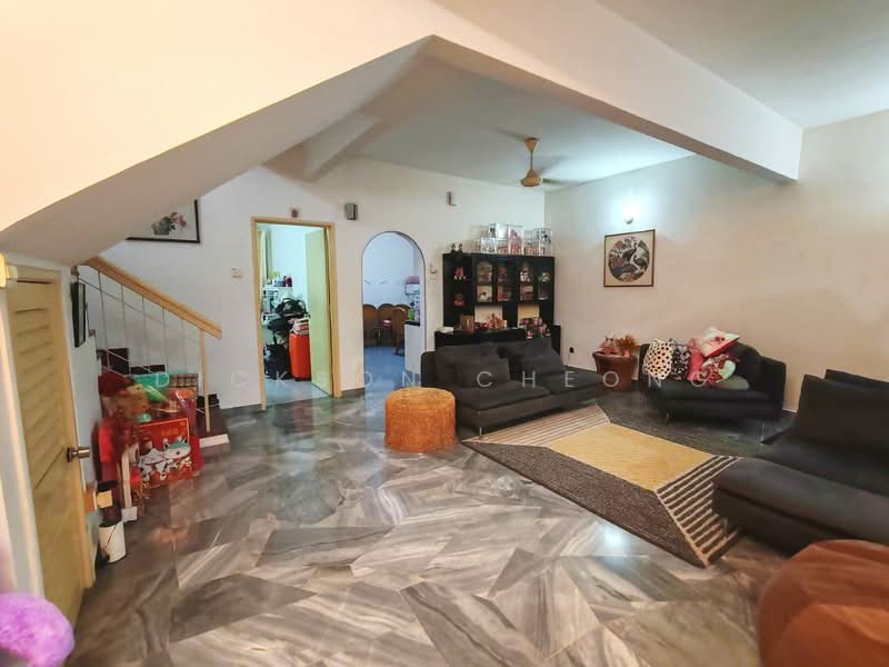 2-storey Terraced House for Sale in Bandar Utama 4 (Bandar Utama) - Dickson Cheong - Living Room - PropertyGuru.com.my