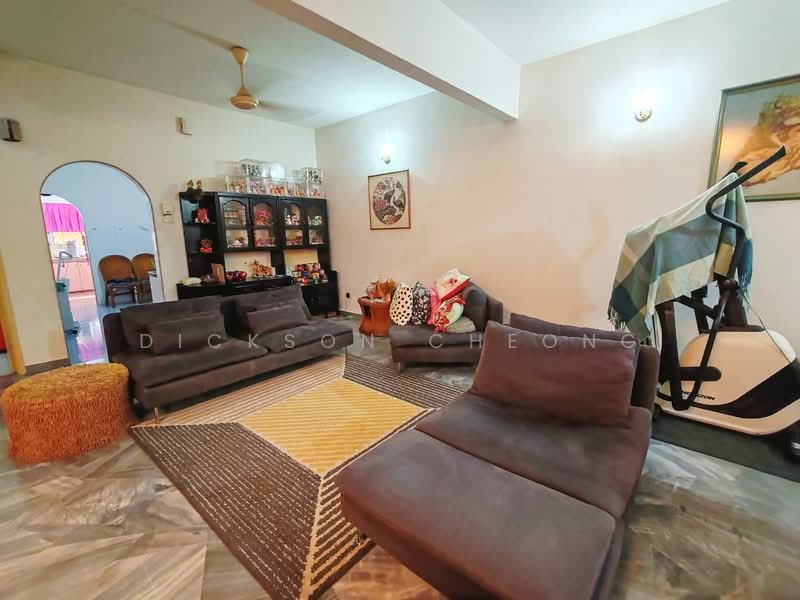 2-storey Terraced House for Sale in Bandar Utama 4 (Bandar Utama) - Dickson Cheong - Living Room - PropertyGuru.com.my