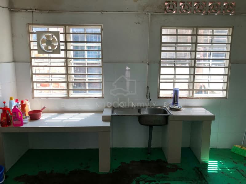Shop for Rent in Kampung Baru Seri Kembangan (Seri Kembangan) - Brandon Yee - Kitchen - PropertyGuru.com.my