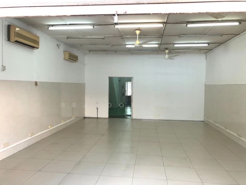 Kedai untuk Disewa di Kampung Baru Seri Kembangan (Seri Kembangan) - Brandon Yee - Interior - PropertyGuru.com.my