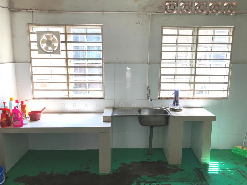 Kedai untuk Disewa di Kampung Baru Seri Kembangan (Seri Kembangan) - Brandon Yee - Kitchen - PropertyGuru.com.my