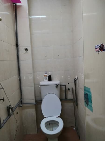 Kedai / Pejabat untuk Disewa di Jalan Ipoh (Kuala Lumpur) - Jimmy Leong - Bathroom - PropertyGuru.com.my