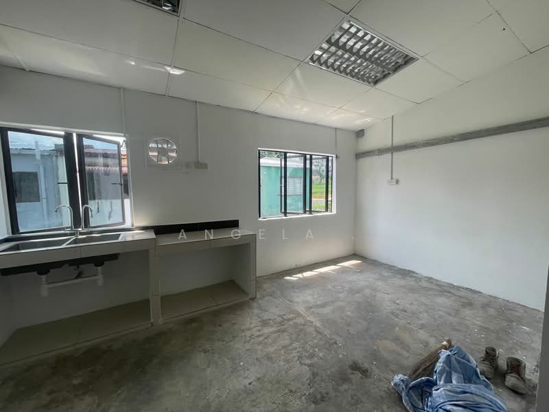 Kilang untuk Disewa di Jalan Klang Lama (Old Klang Road) (Kuala Lumpur) - Angela . - Kitchen - PropertyGuru.com.my