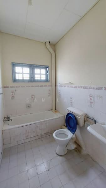 2-storey Terraced House for Sale in Bercham (Ipoh) - Sam Lam - Bathroom - PropertyGuru.com.my