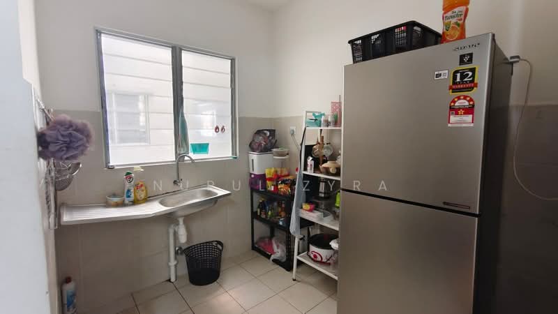 Condominium for Sale at D'Kristal Apartment (Pangsapuri D'Kristal) - Nurul Zyra - Kitchen - PropertyGuru.com.my