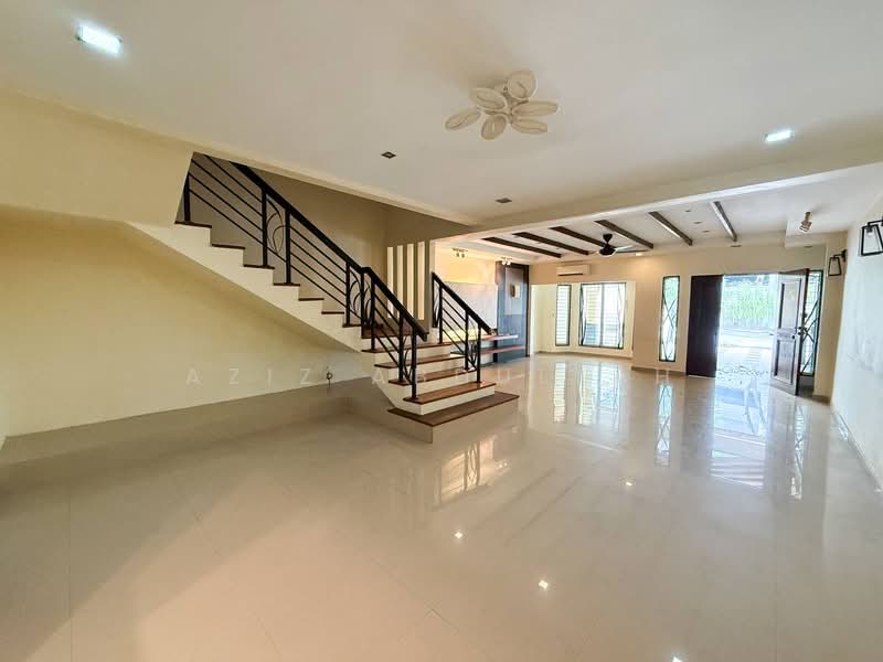 Rumah Teres 2 Tingkat untuk Dijual di Taman Tun Dr Ismail (Kuala Lumpur) - Aziz Abdullah - Living Room - PropertyGuru.com.my