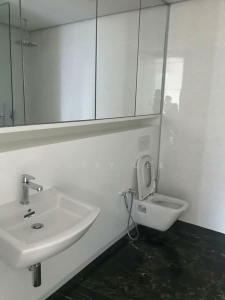Servis Apartment untuk Disewa di Arcoris SOHO - Terry Lee - Bathroom - PropertyGuru.com.my