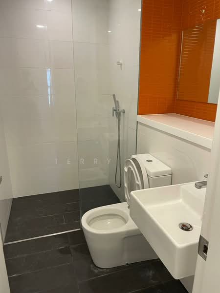 Servis Apartment untuk Disewa di Arcoris SOHO - Terry Lee - Bathroom - PropertyGuru.com.my