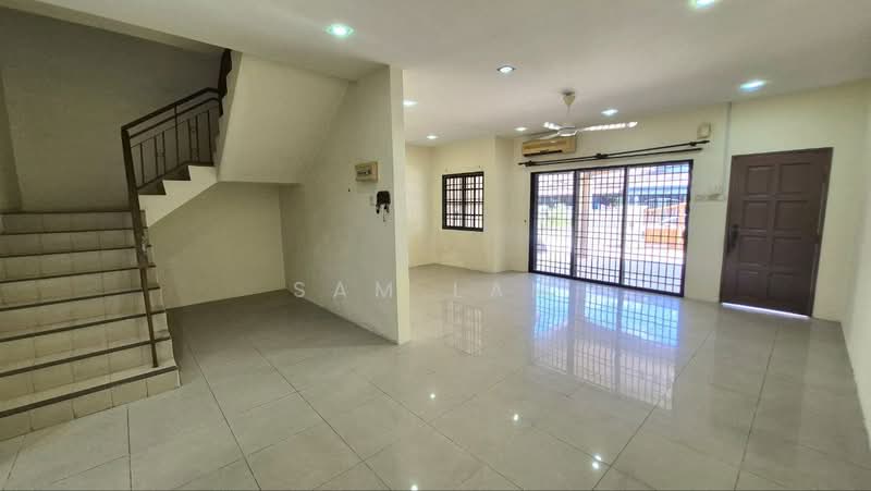 2-storey Terraced House for Sale in Ipoh (Perak) - Sam Lam - Living Room - PropertyGuru.com.my