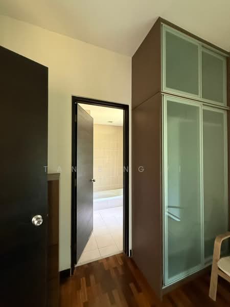 Rumah Teres 2 Tingkat untuk Disewa di Leisure Farm (Gelang Patah) - Tan Bing Yi - Bathroom - PropertyGuru.com.my