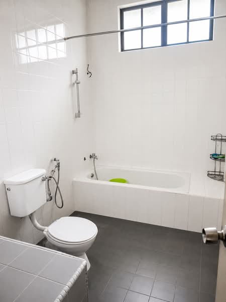 Bungalow for Sale in Kubang Buaya (Kuantan) - Azizol . - Bathroom - PropertyGuru.com.my