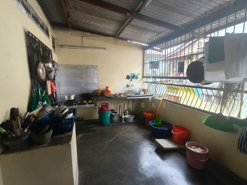 Rumah Teres 1 Tingkat untuk Dijual di Taman Mas (Kulai) - Danny See - Kitchen - PropertyGuru.com.my