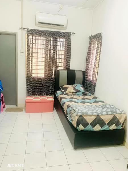 2-storey Terraced House for Sale in Bandar Botanic (Klang) - Daniel Kok - Bedroom - PropertyGuru.com.my