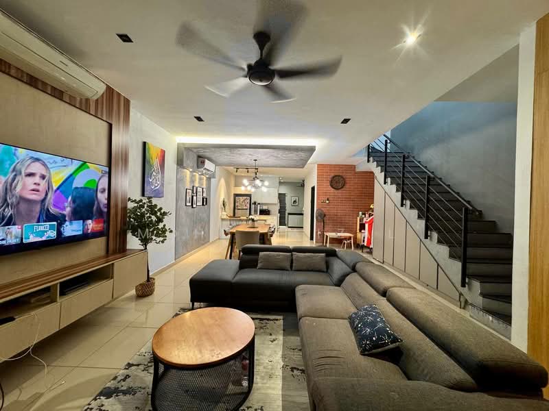 Rumah Teres 2 Tingkat untuk Dijual di Bandar Baru Bangi (Selangor) - Mohd Faizal - Living Room - PropertyGuru.com.my