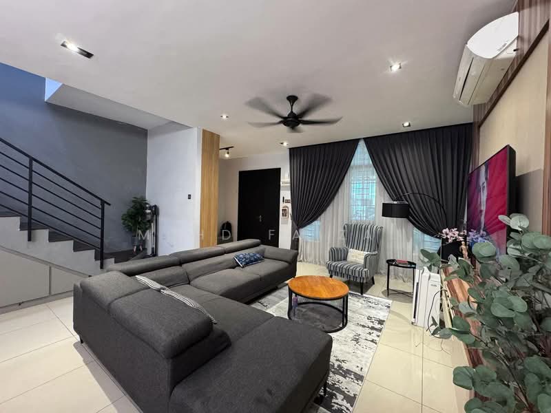 Rumah Teres 2 Tingkat untuk Dijual di Bandar Baru Bangi (Selangor) - Mohd Faizal - Living Room - PropertyGuru.com.my